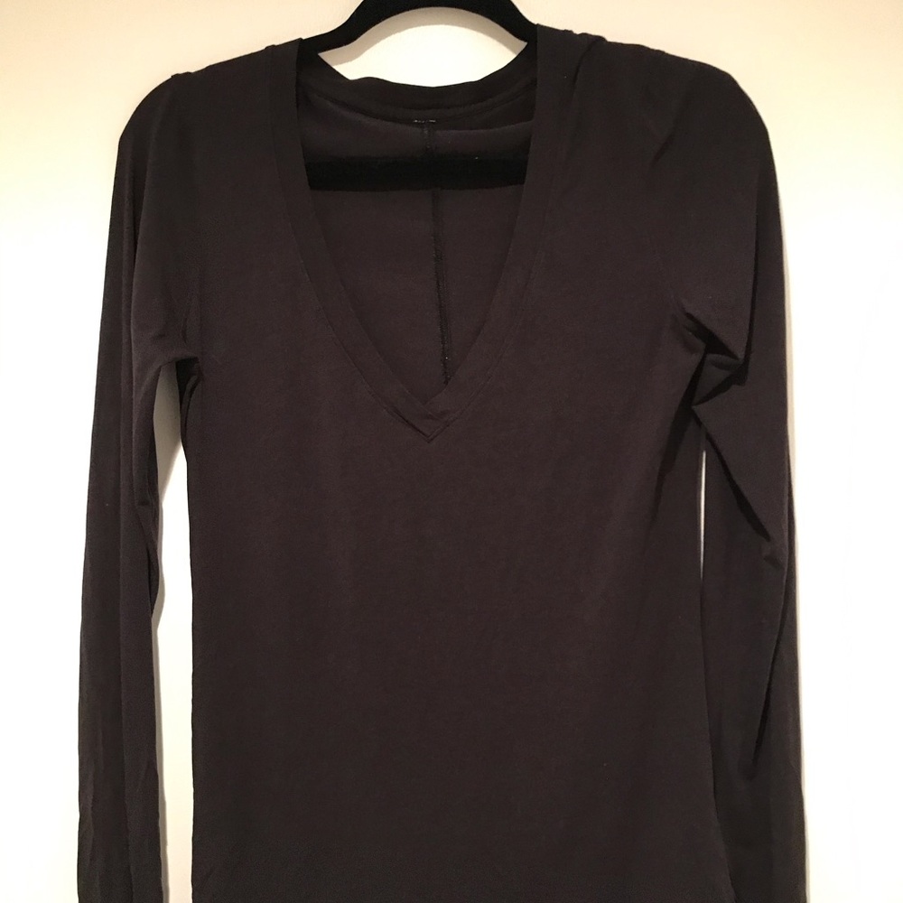 Lululemon v-neck long sleeve black workout top